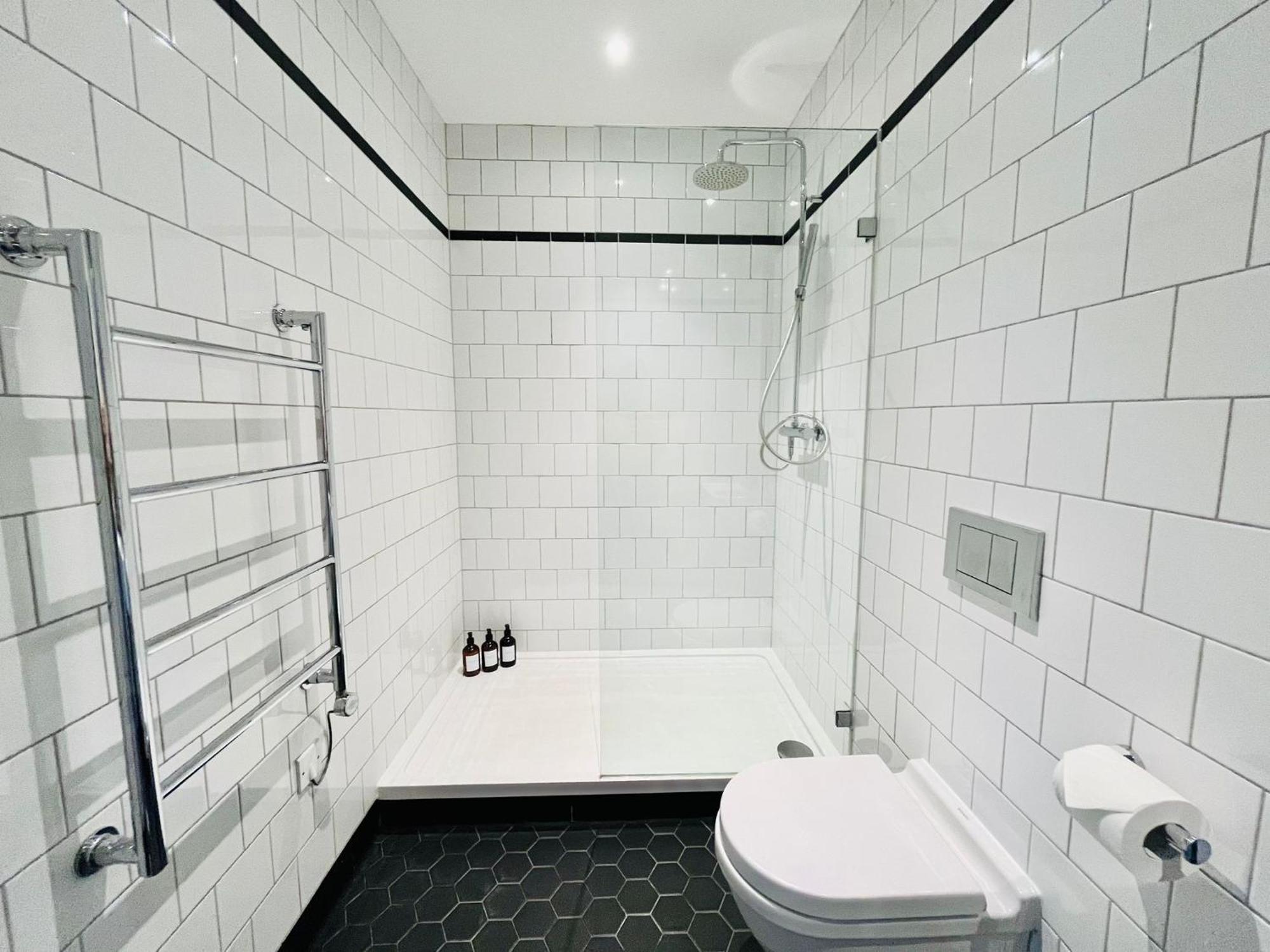 Luxurious - Prime Location Near Excel, O2 & Canary Wharf *