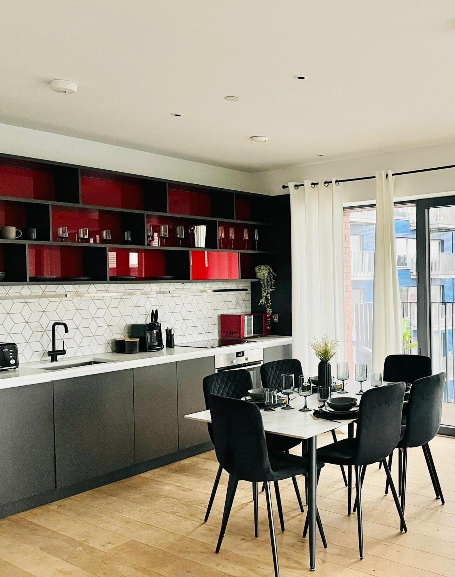 Apartment Luxurious - Prime Location Near Excel, O2 & Canary Wharf *