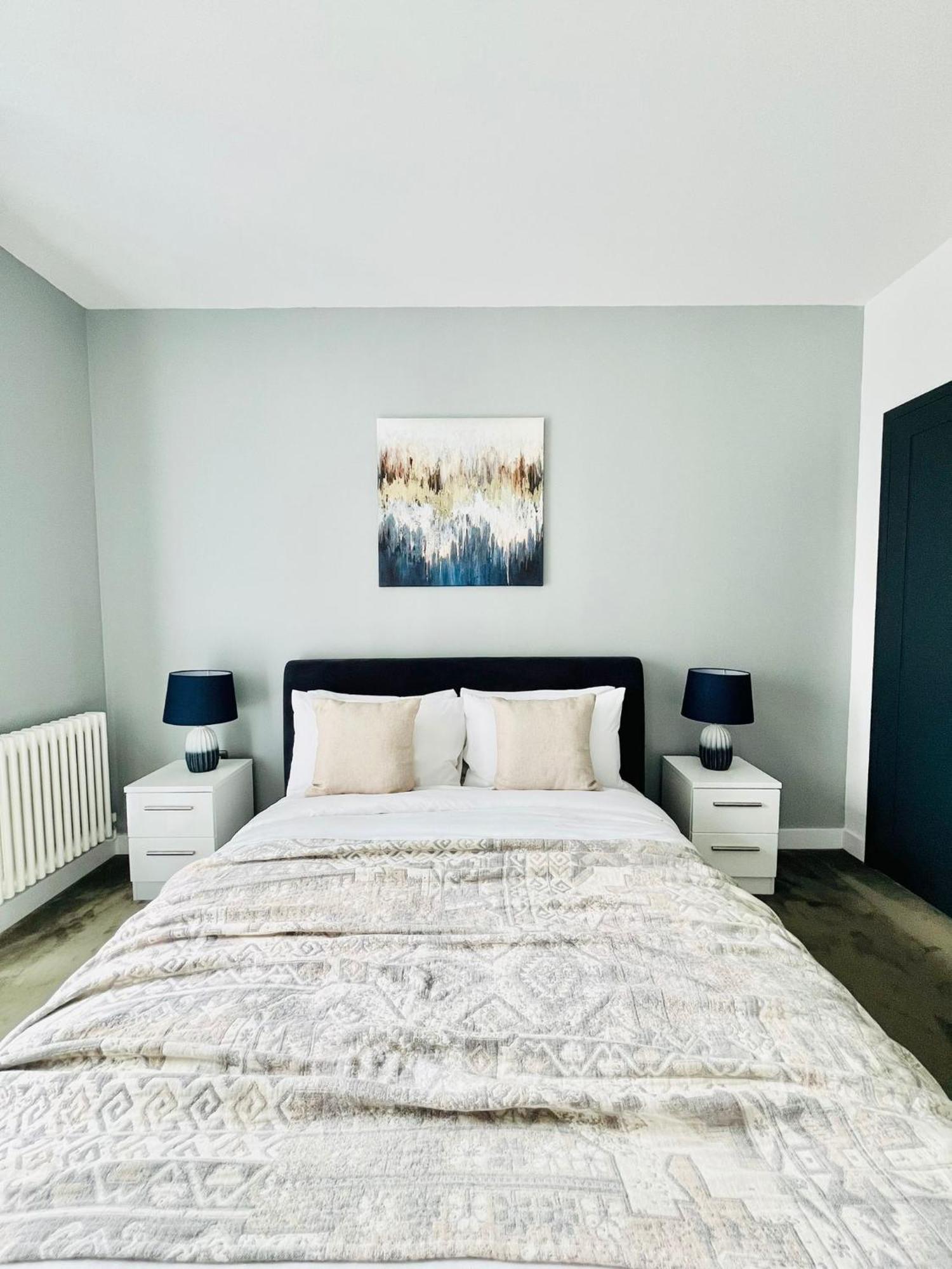 Luxurious - Prime Location Near Excel, O2 & Canary Wharf *