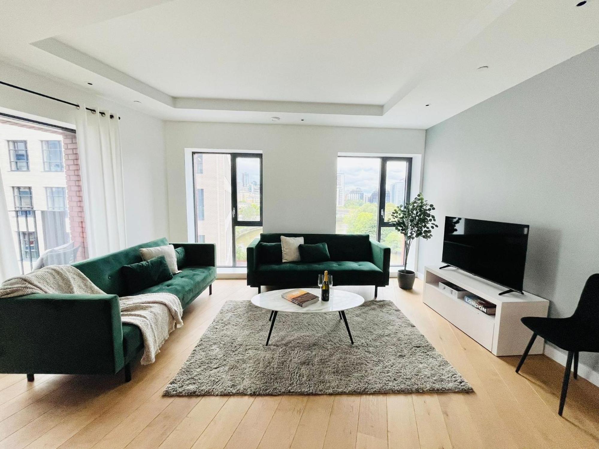 Luxurious - Prime Location Near Excel, O2 & Canary Wharf Apartment London