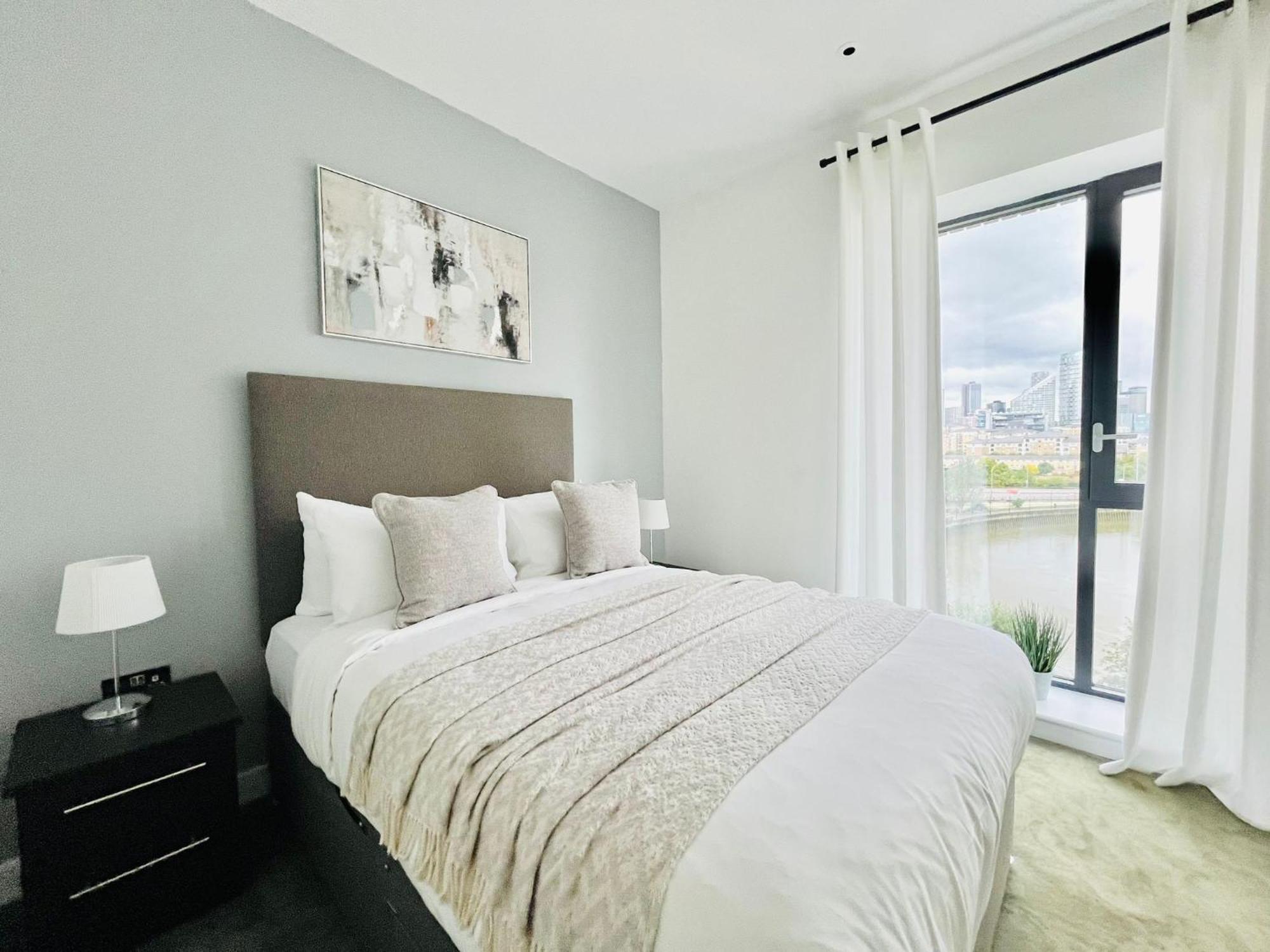 Luxurious - Prime Location Near Excel, O2 & Canary Wharf * London